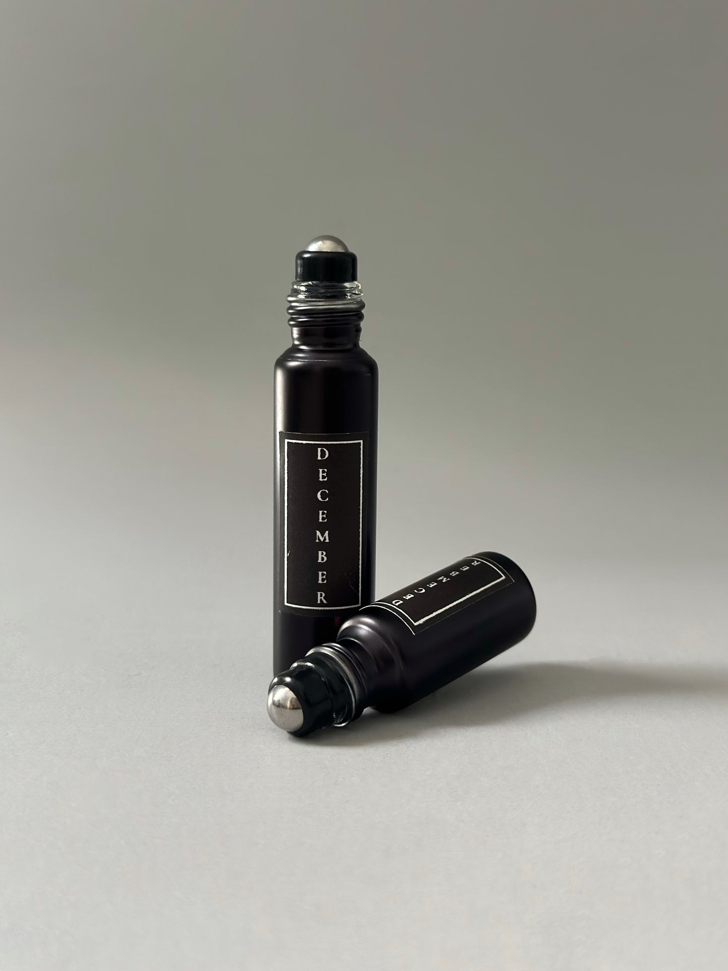 DECEMBER | Oil Parfum - tangerine, pine, vetiver, sandalwood