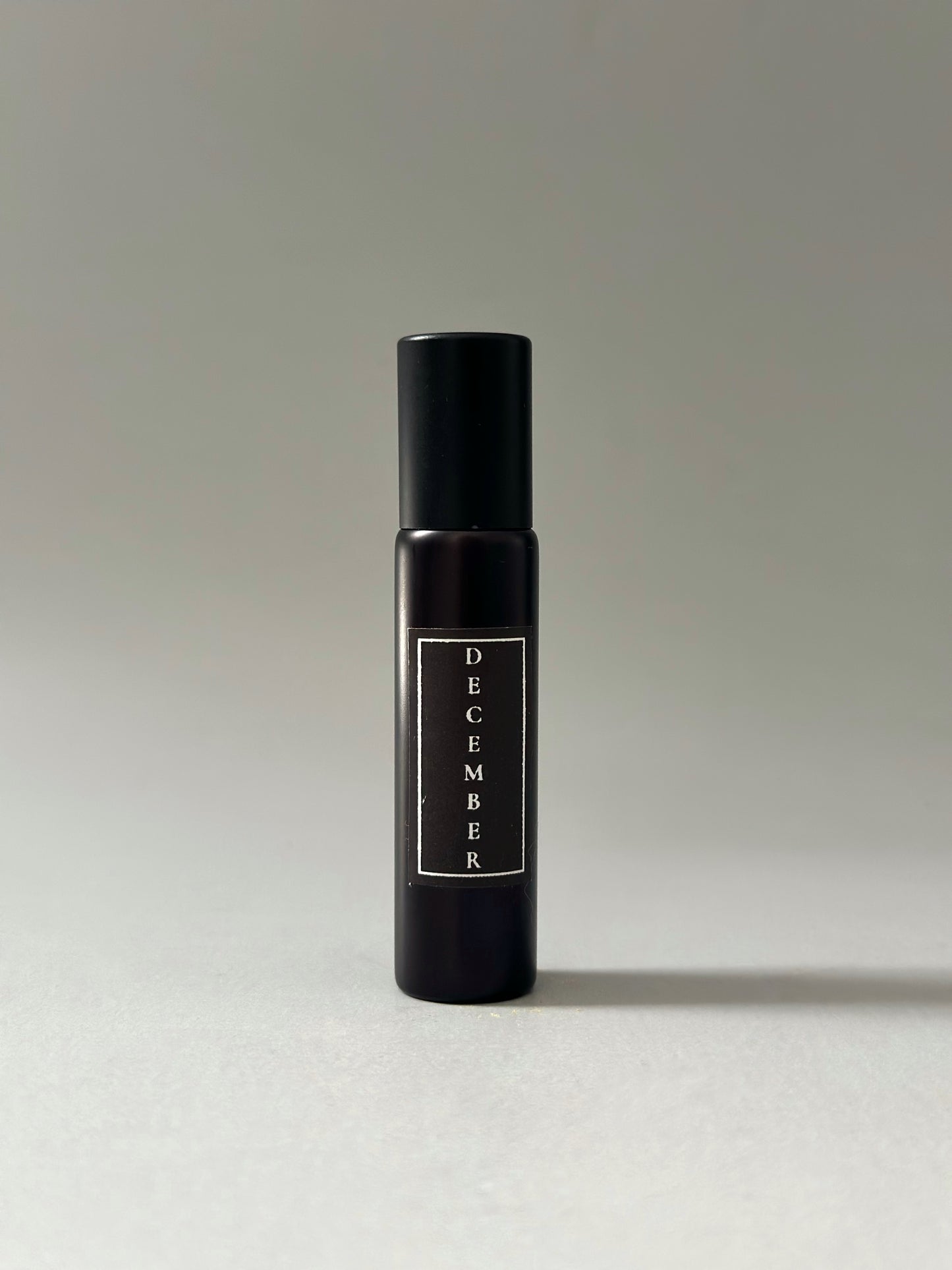 DECEMBER | Oil Parfum - tangerine, pine, vetiver, sandalwood