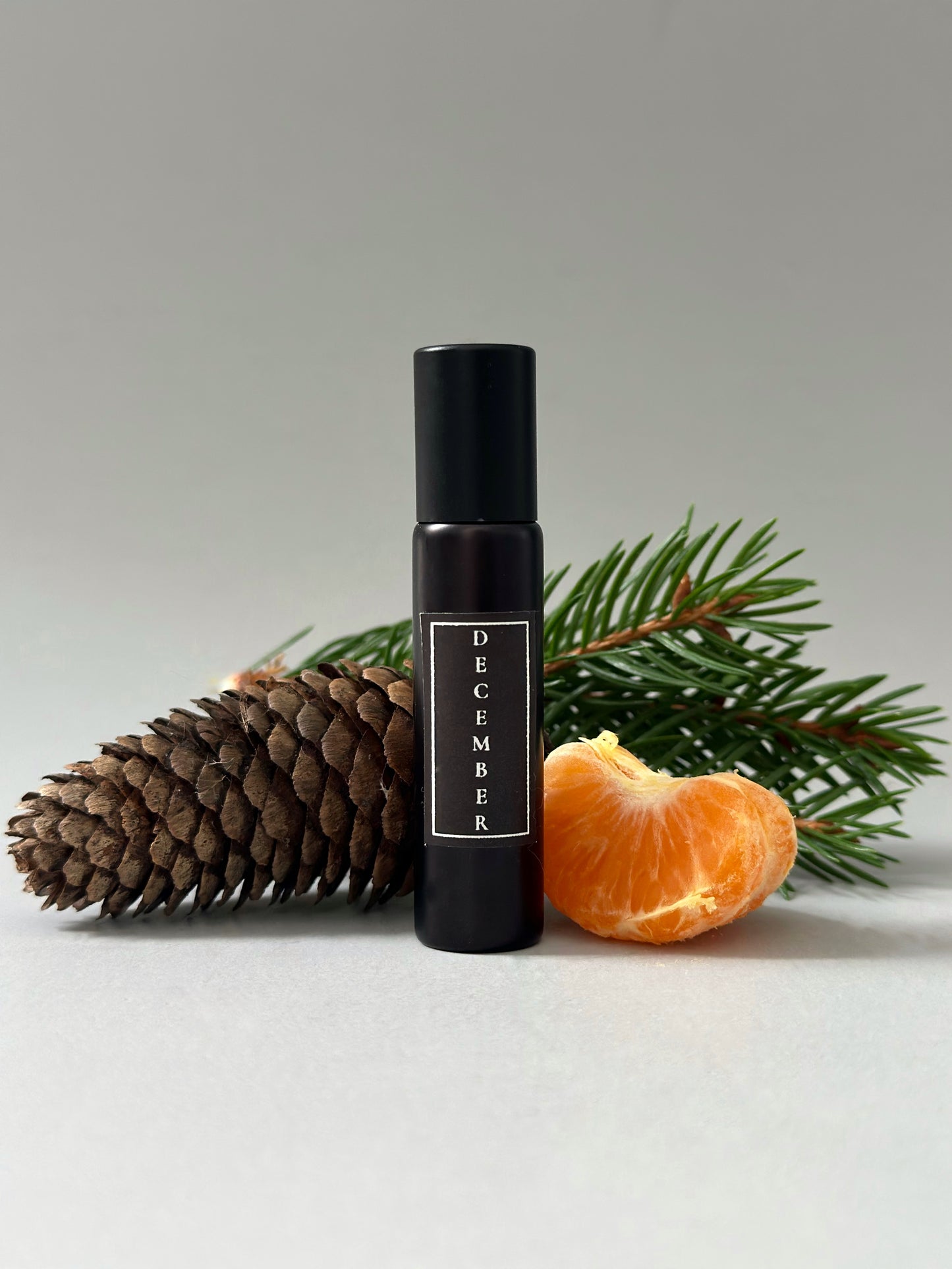 DECEMBER | Oil Parfum - tangerine, pine, vetiver, sandalwood